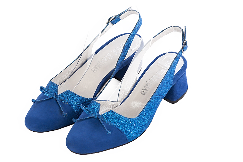 Electric blue women's open back shoes, with a knot. Round toe. Low flare heels. Front view - Florence KOOIJMAN